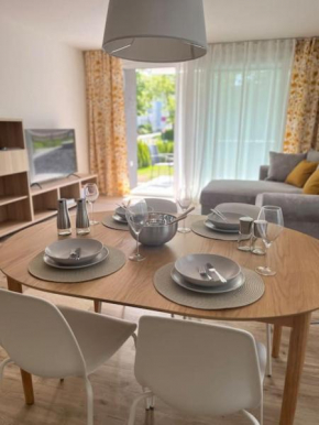 Neue Unterkunft mit Terrasse und TG-Stellplatz